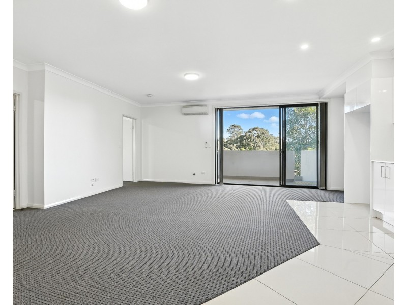 8/1 Glenmore Ridge Drive, Glenmore Park NSW 2745