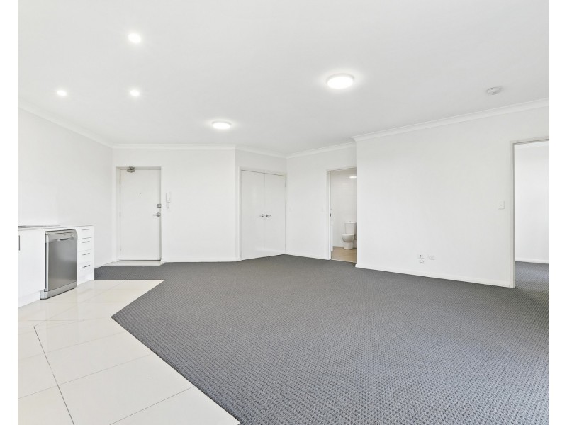 8/1 Glenmore Ridge Drive, Glenmore Park NSW 2745