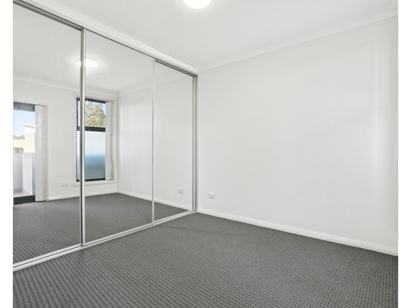 8/1 Glenmore Ridge Drive, Glenmore Park NSW 2745
