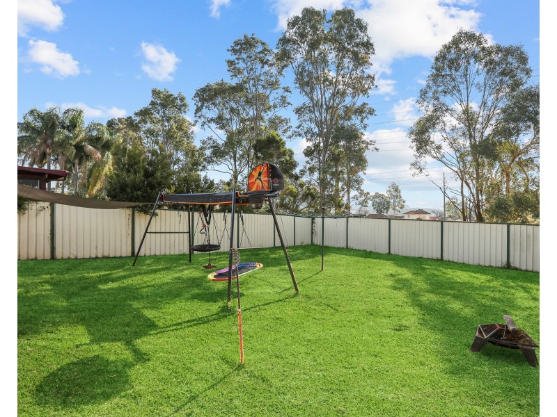25 Pardalote Place, Glenmore Park NSW 2745
