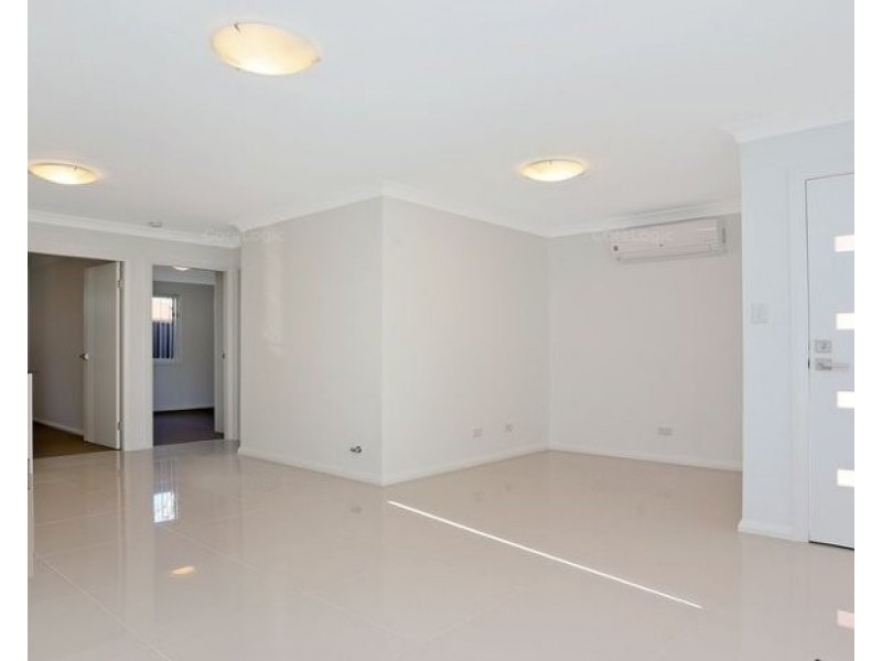 27a Augusta Place, St Clair NSW 2759