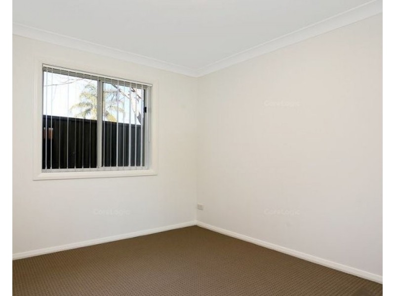 27a Augusta Place, St Clair NSW 2759