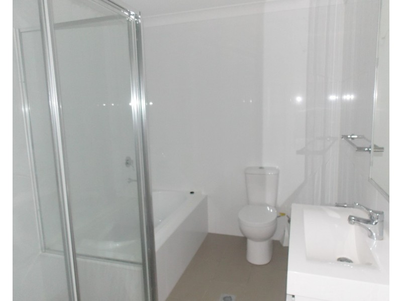 28/1 Glenmore Ridge Drive, Glenmore Park NSW 2745