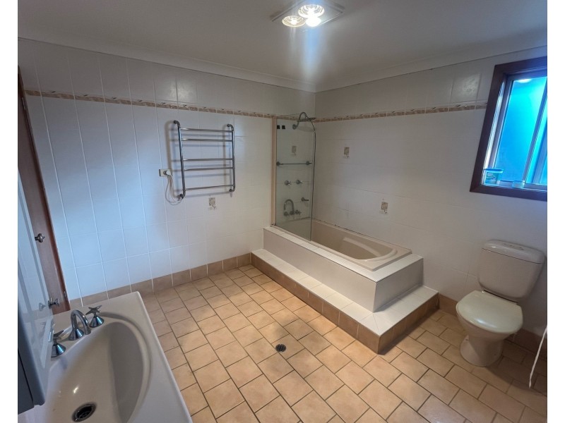 5 Orange Avenue, Claremont Meadows NSW 2747