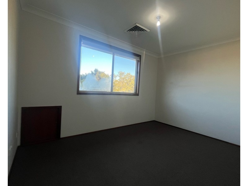 5 Orange Avenue, Claremont Meadows NSW 2747