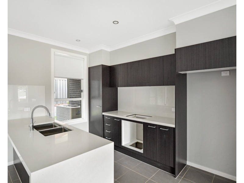 2 Greenhaven Drive, Emu Heights NSW 2750