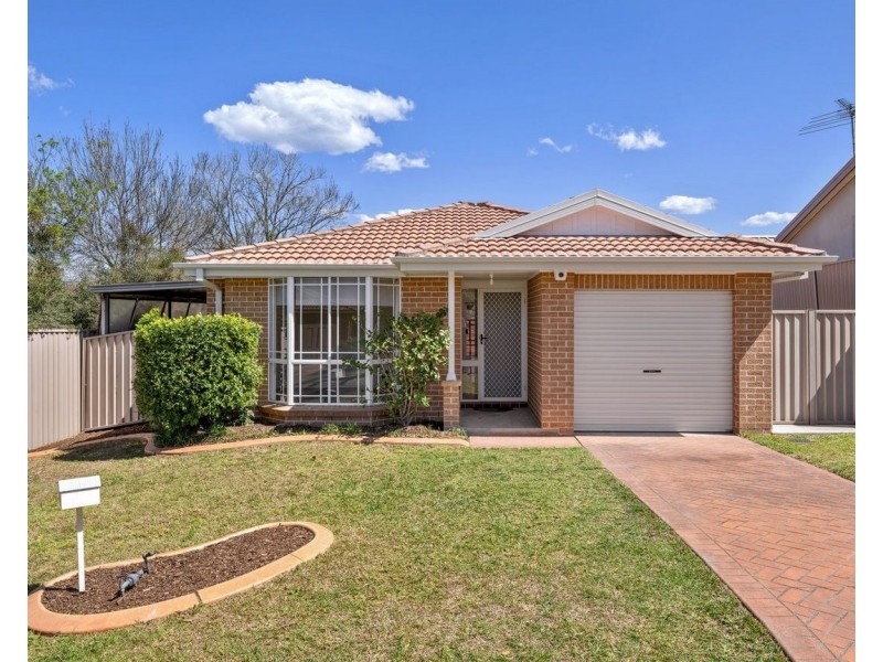 14 Pardalote Place, Glenmore Park NSW 2745