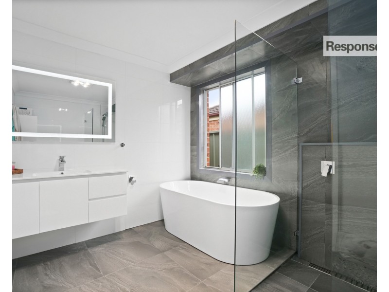 5 Linara Circuit, Glenmore Park NSW 2745