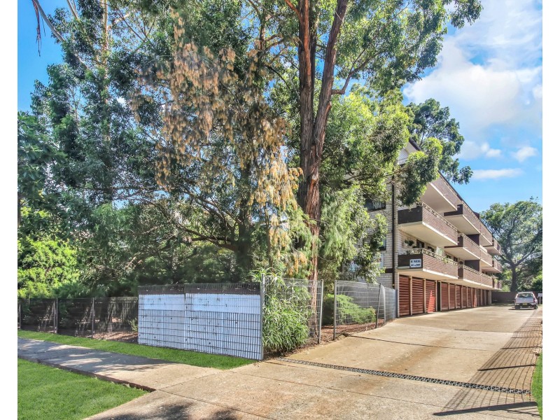 10/215 Derby Street, Penrith NSW 2750