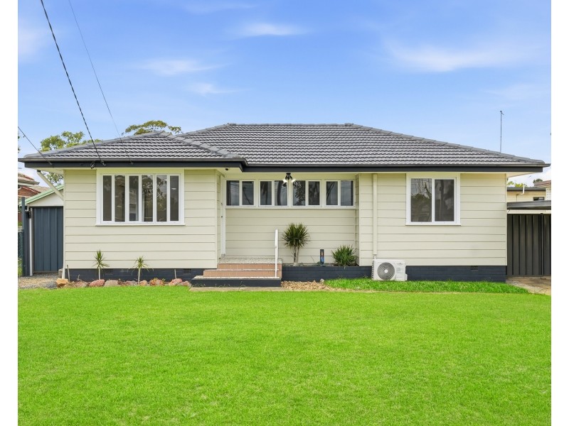 13 Gasmata Crescent, Whalan NSW 2770