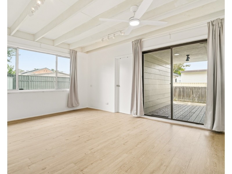 13 Gasmata Crescent, Whalan NSW 2770