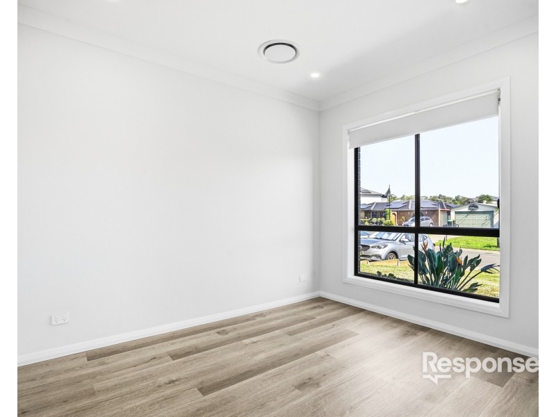 5 Pioneer Grove, Werrington Downs NSW 2747