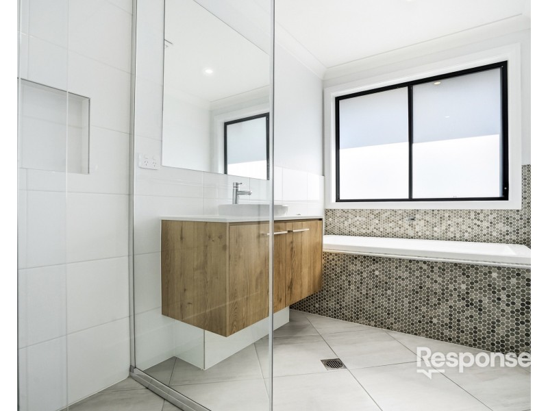 5 Pioneer Grove, Werrington Downs NSW 2747