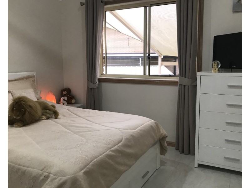 37 Charles Sturt Drive, Werrington County NSW 2747