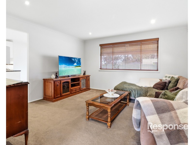 8 Beethoven Place, Cranebrook NSW 2749