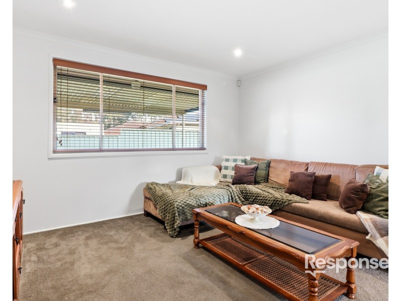 8 Beethoven Place, Cranebrook NSW 2749