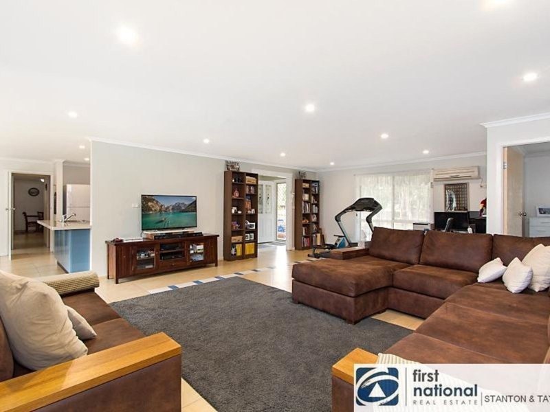 9 Hughes Street, Londonderry NSW 2753