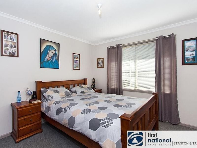 9 Hughes Street, Londonderry NSW 2753