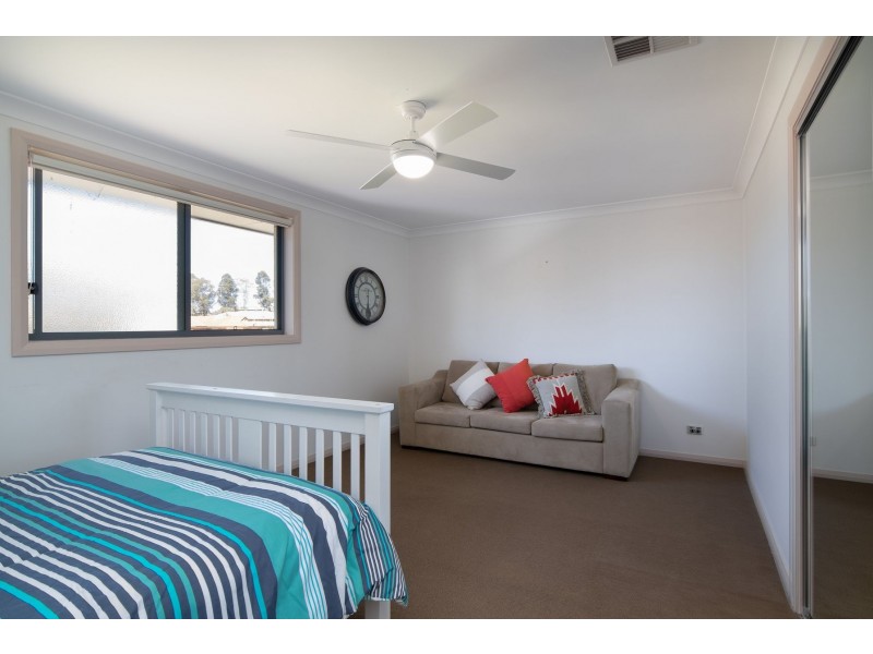 2/10 Barrett Place, Cranebrook NSW 2749