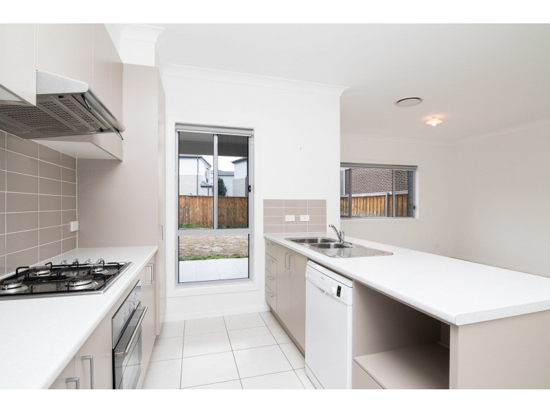 8 Bristol Street, Penrith NSW 2750