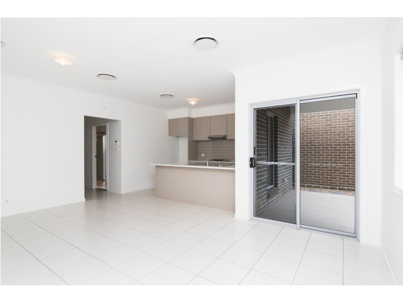 8 Bristol Street, Penrith NSW 2750