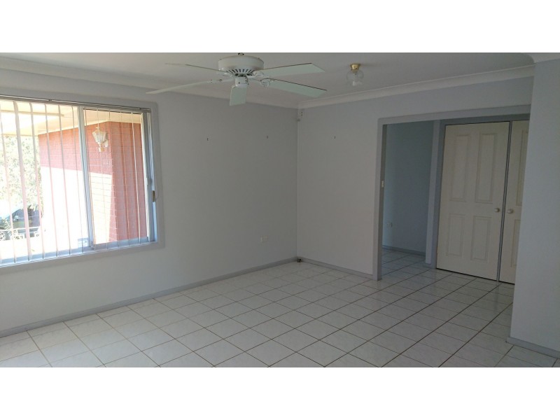 13 Kennedy Drive, South Penrith NSW 2750