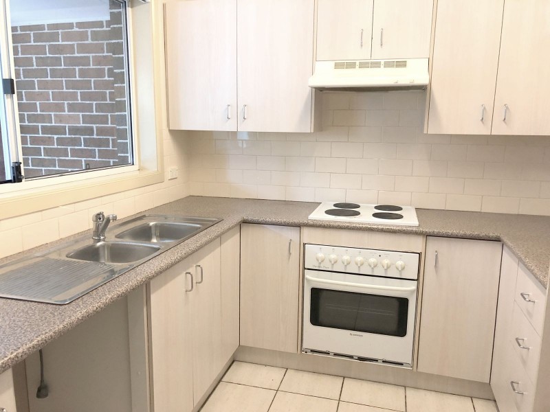 2/25 Barber Ave, Penrith NSW 2750