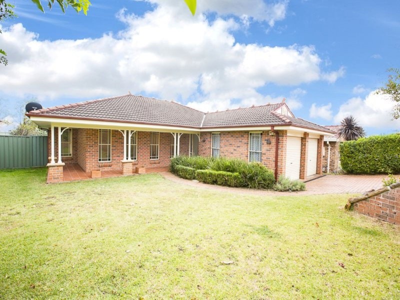 15 Banjo Patetrson Close, Glenmore Park NSW 2745