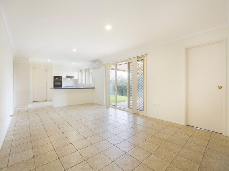 15 Banjo Patetrson Close, Glenmore Park NSW 2745