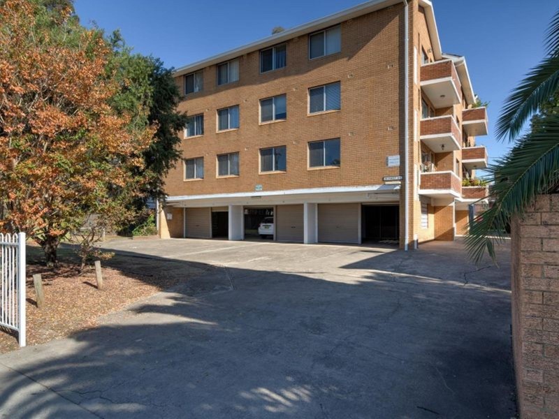 2/15-17 First Street, Kingswood NSW 2747