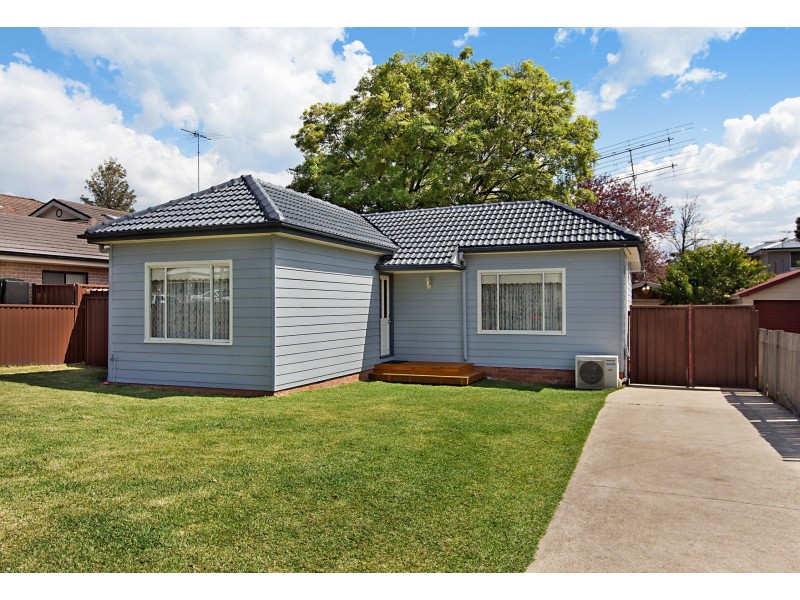 9 Penrose Crescent, South Penrith NSW 2750
