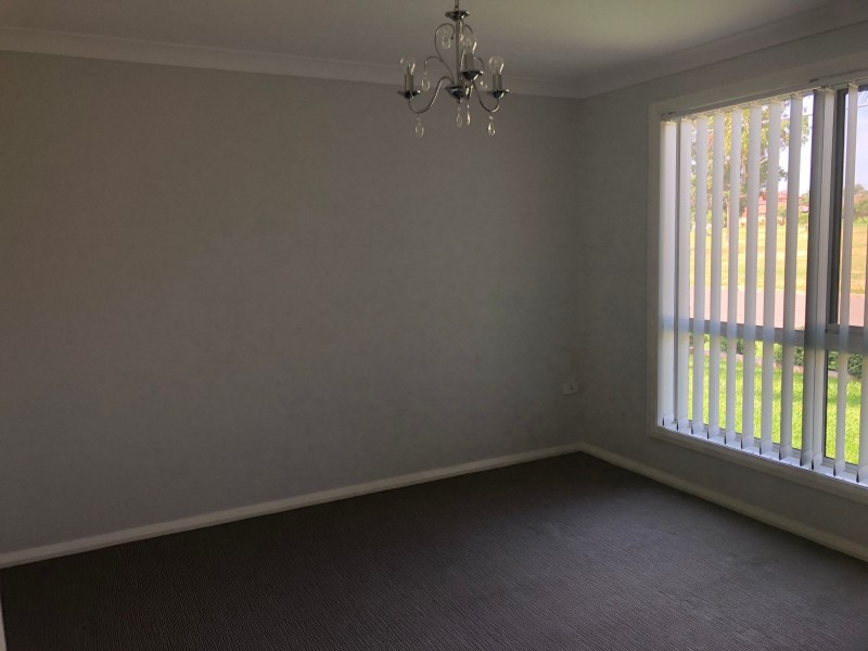 52 Greenway Drive, South Penrith NSW 2750