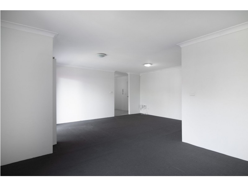 4/10-12 Dent Street, Penrith NSW 2750