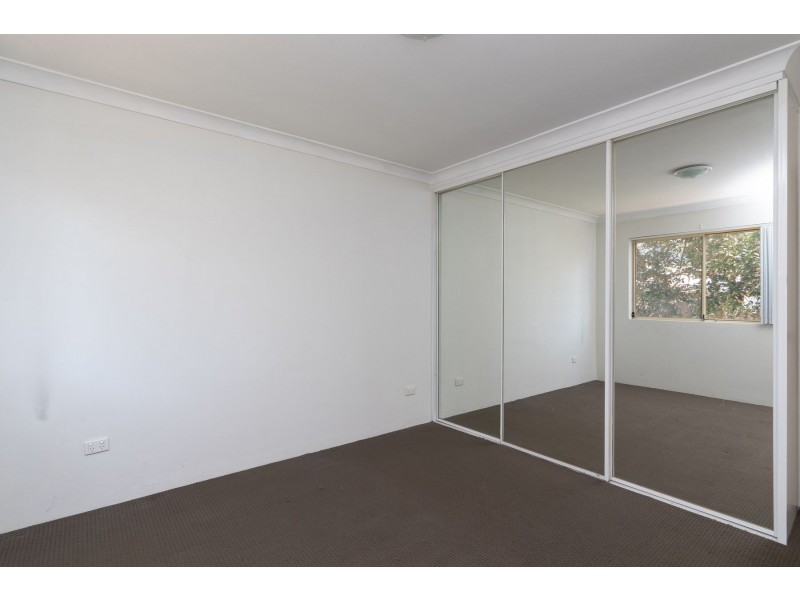 4/10-12 Dent Street, Penrith NSW 2750