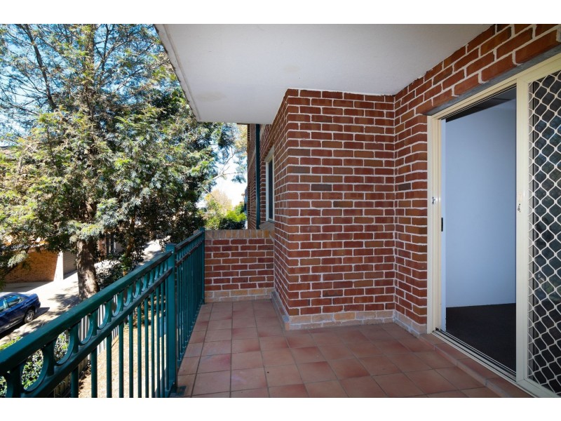 4/10-12 Dent Street, Penrith NSW 2750