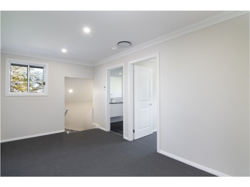 2/18 Nixon Street, Emu Plains NSW 2750