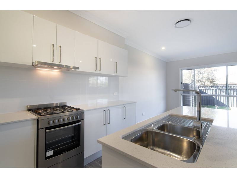 2/18 Nixon Street, Emu Plains NSW 2750