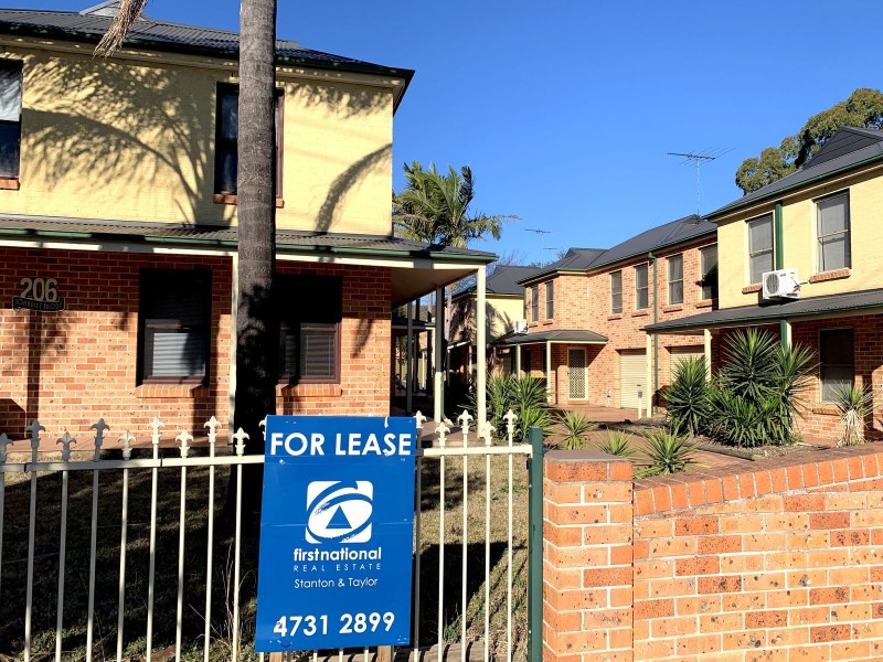 1/206 Derby Street, Penrith NSW 2750