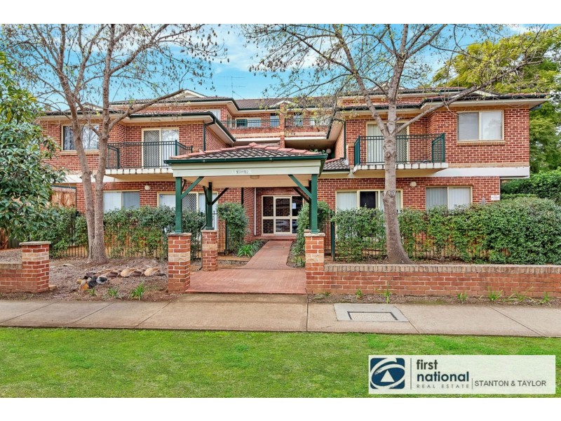 2/10 Dent Street, Penrith NSW 2750