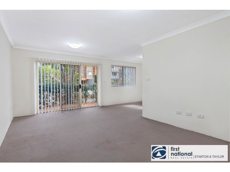 2/10 Dent Street, Penrith NSW 2750