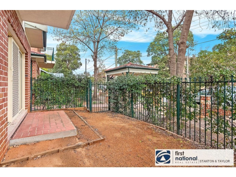 2/10 Dent Street, Penrith NSW 2750