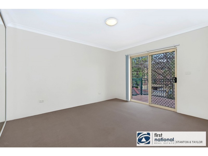 2/10 Dent Street, Penrith NSW 2750