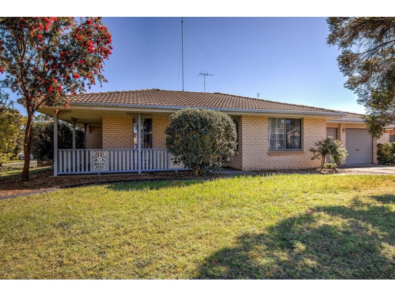 17 Muirfield Crescent, Glenmore Park NSW 2745
