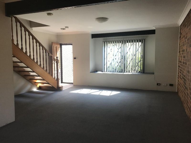 2/124 Lethbridge Street, Penrith NSW 2750