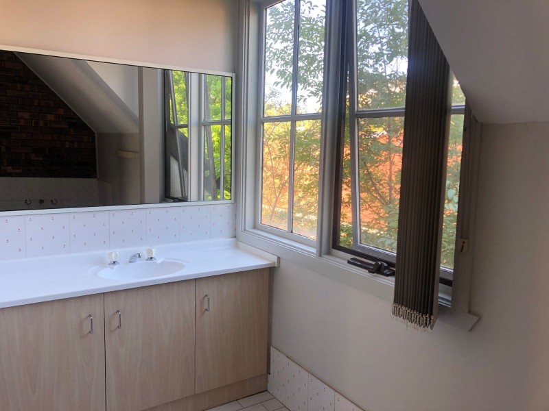 2/124 Lethbridge Street, Penrith NSW 2750