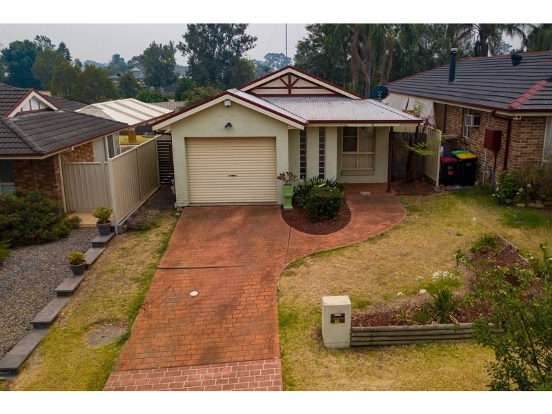 15 Hillside Circuit, Cranebrook NSW 2749