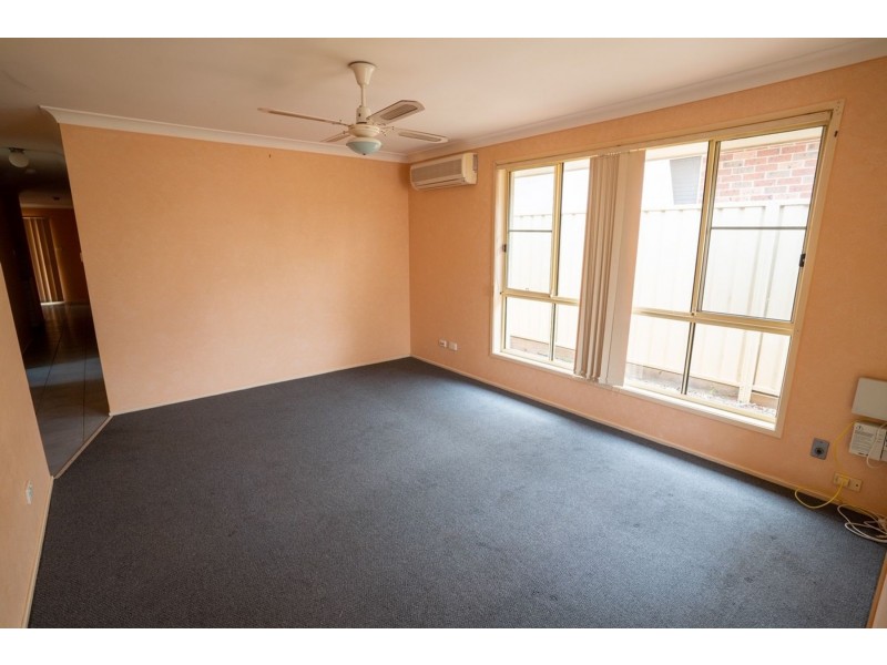 15 Hillside Circuit, Cranebrook NSW 2749