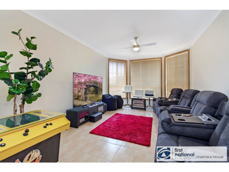 12 Waterford Way, Glenmore Park NSW 2745