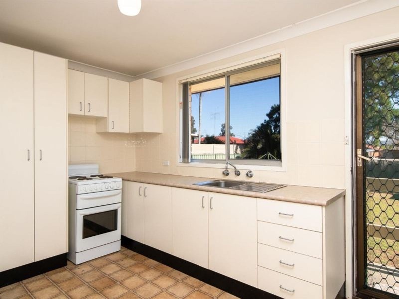 11 Lindsay Crescent, South Penrith NSW 2750