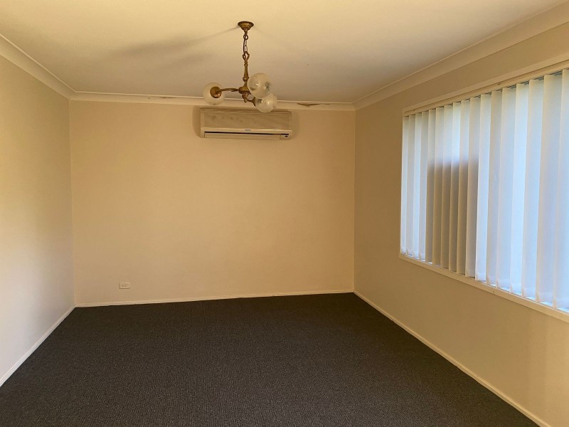 11 Lindsay Crescent, South Penrith NSW 2750